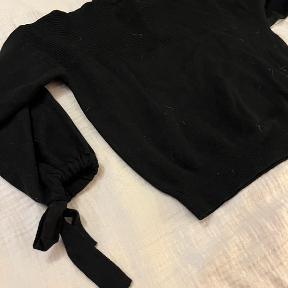 Black wooly sweater - Picture 2 of 3